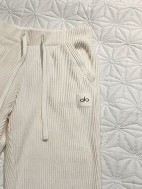 Alo Muse Sweatpant XXS Cream Ribbed